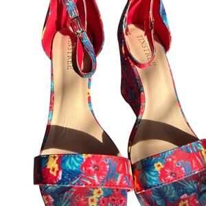 Women's Floral Wedge Sandals - Red